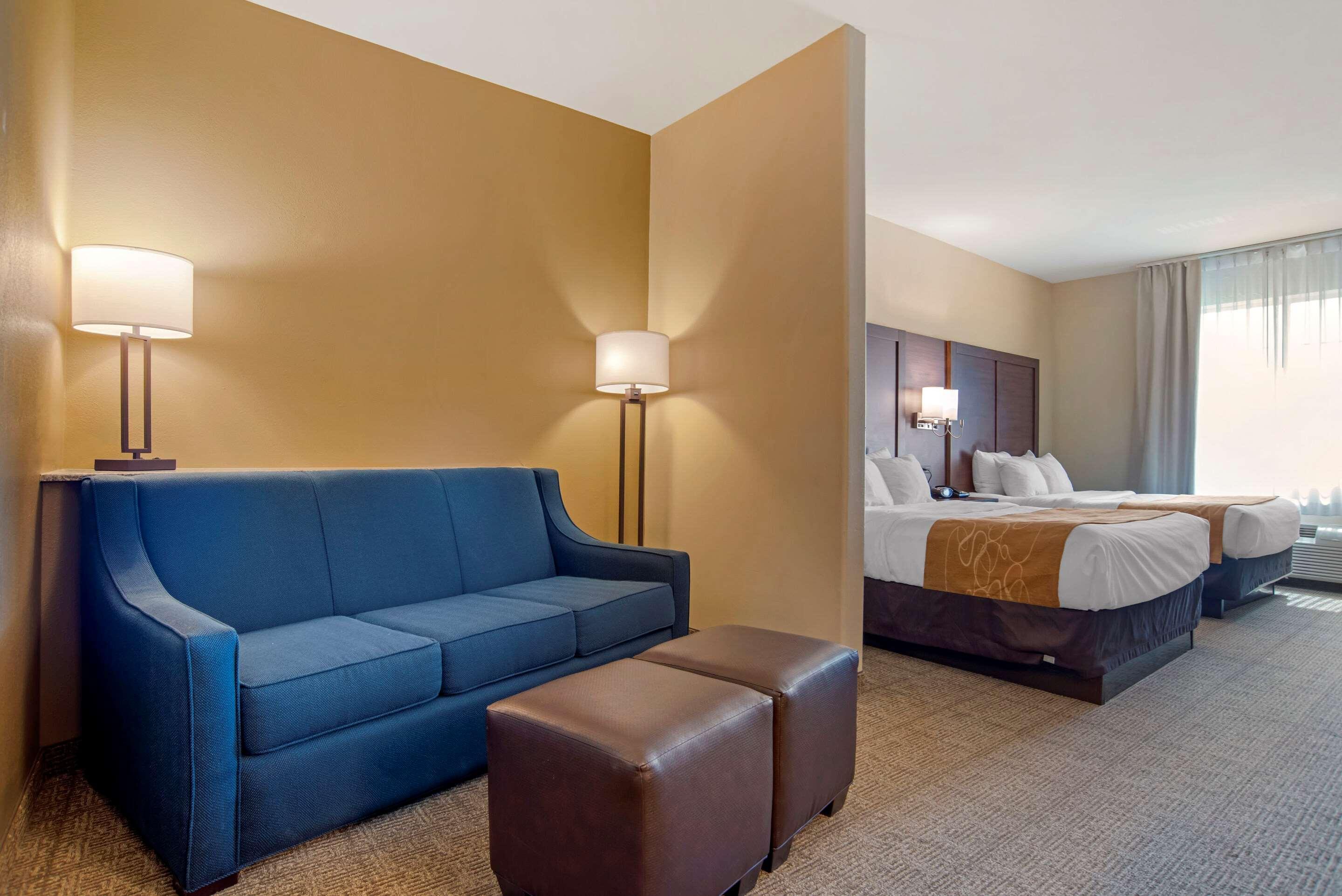 Comfort Suites Александрия Екстериор снимка