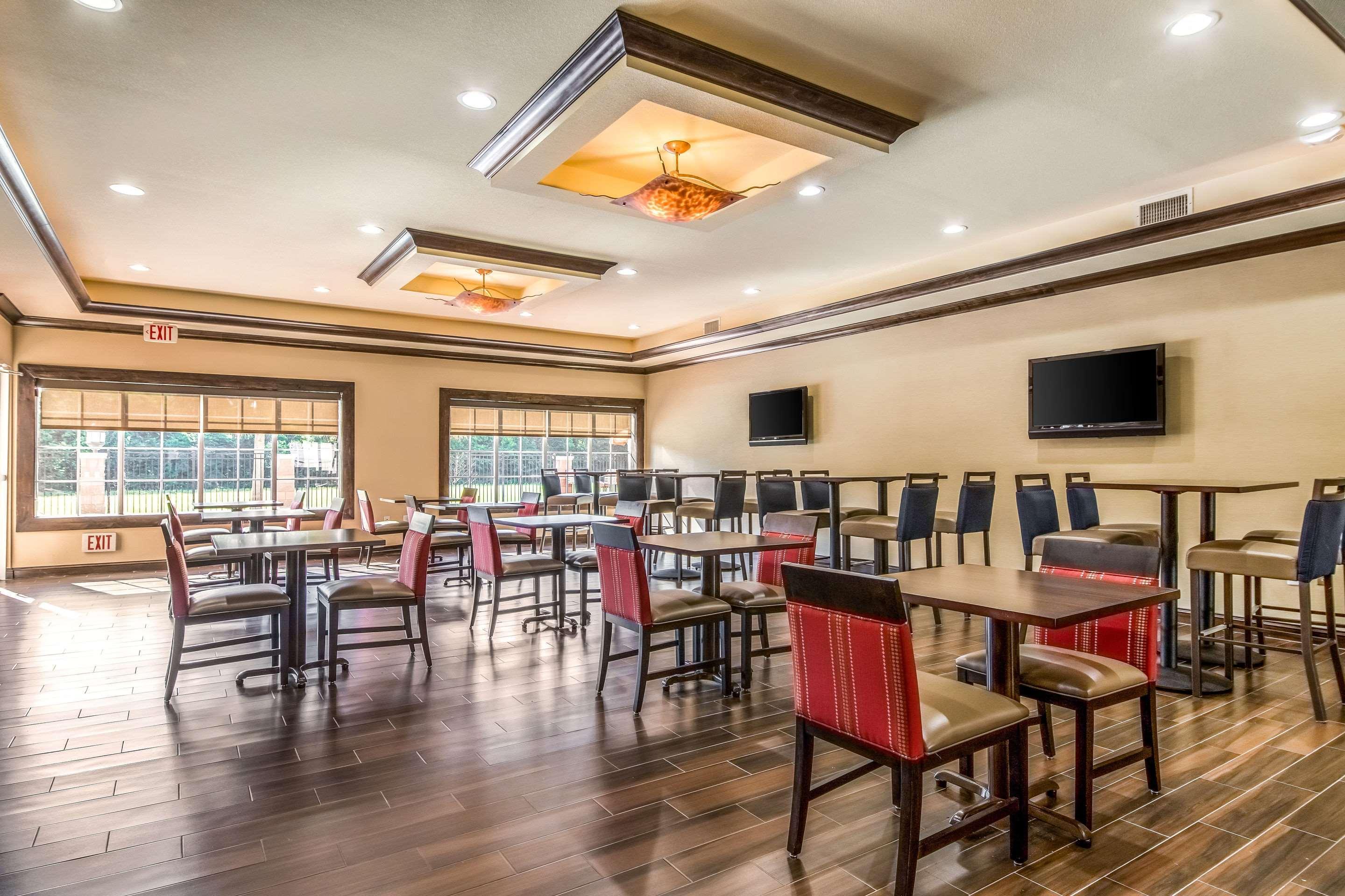 Comfort Suites Александрия Екстериор снимка