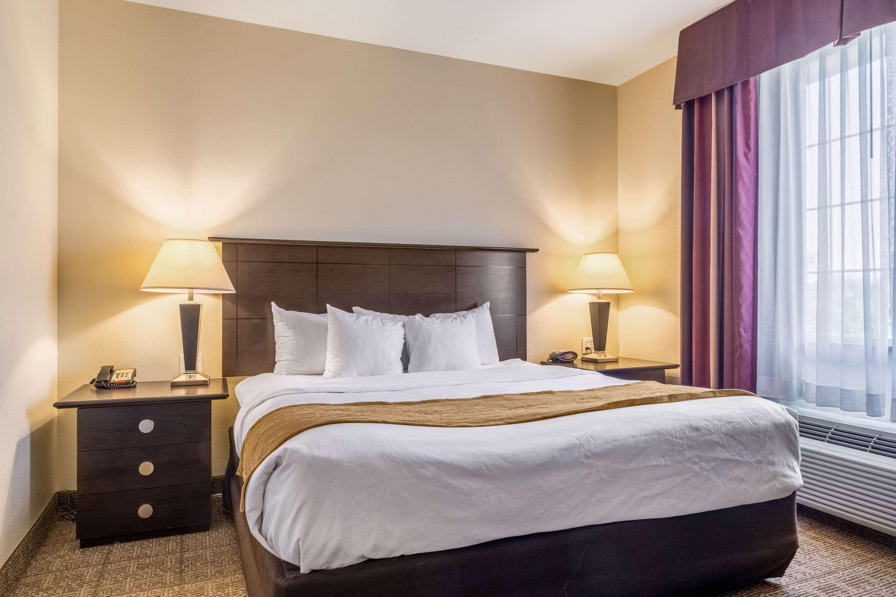 Comfort Suites Александрия Екстериор снимка